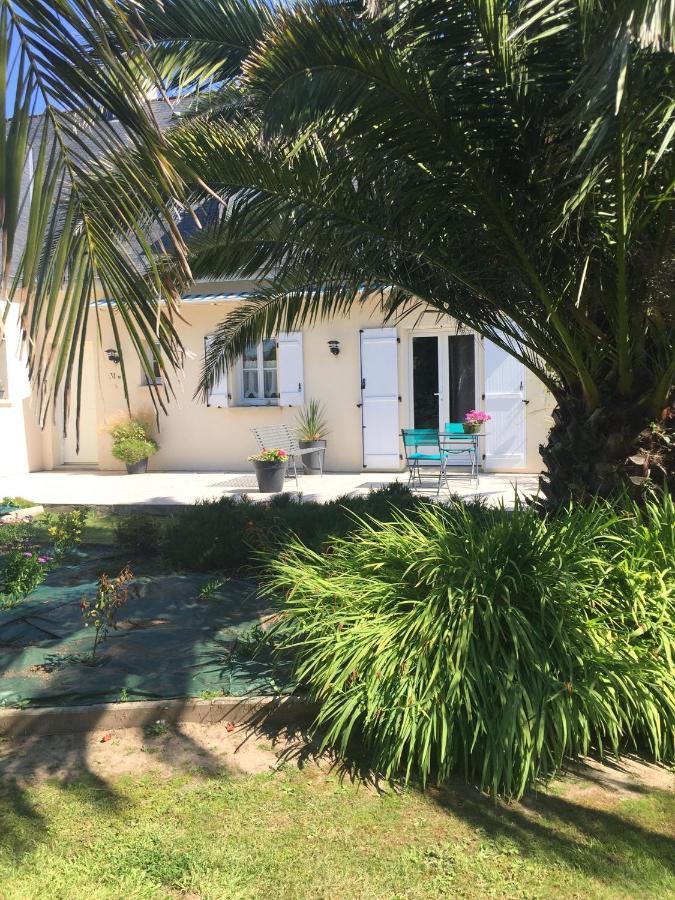 Bed and Breakfast Côté jardin des Charmilles Quettehou Esterno foto
